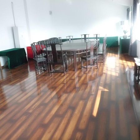 Tun XI Lodge 황 산 외부 사진