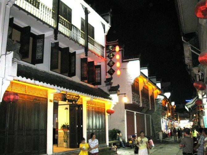 Tun XI Lodge 황 산 외부 사진